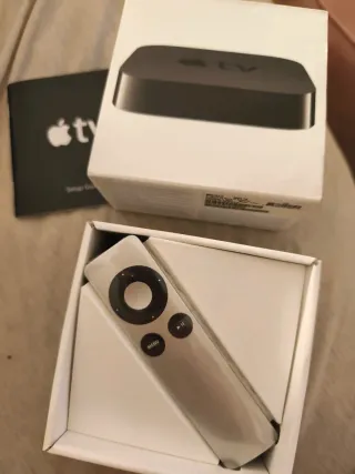 Apple TV con mando. A1378