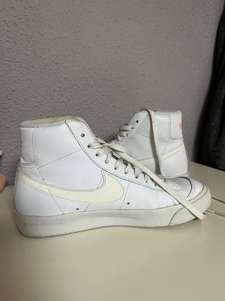 Nike Blazer Mid 77 Zapatillas Blancas Rosas