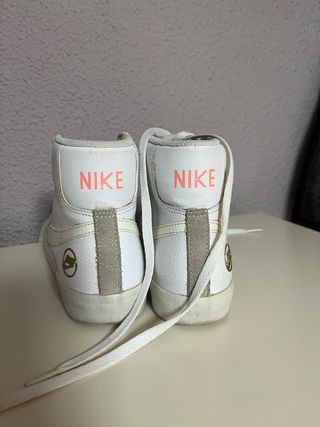 Nike Blazer Mid 77 Zapatillas Blancas Rosas