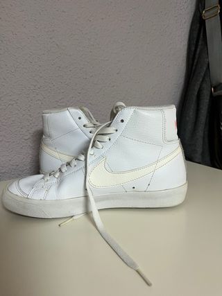 Nike Blazer Mid 77 Zapatillas Blancas Rosas