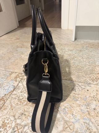 Bolso Valentino Negro de mano y hombro.