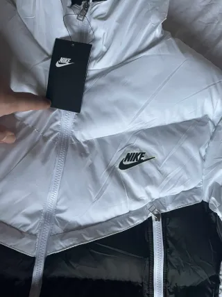 Giacca Nike uomo/donna bianca e nera