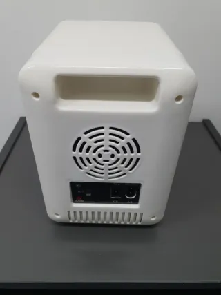 Nevera Portátil Blanca - NUEVA