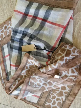 Fular estampado cuadros y animal print