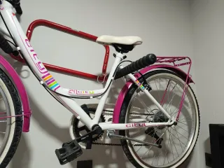 Bicicleta de paseo City 24 rosa y blanca