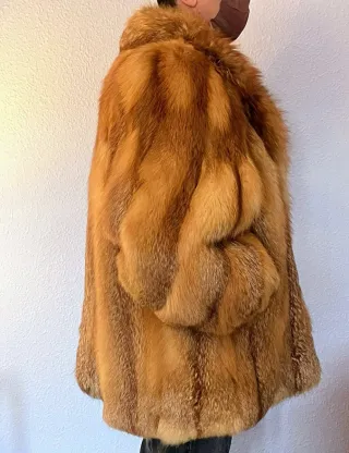 Chaquetón de piel marrón y naranja
