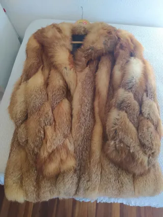 Chaquetón de piel marrón y naranja