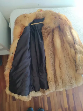 Chaquetón de piel marrón y naranja