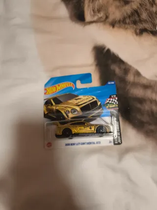 Hot Wheels Bentley Continental GT3 2018 Dorado