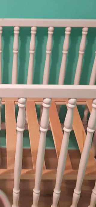 Cuna de bebé de cape con corazón