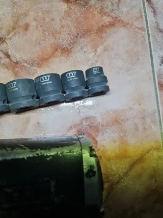 Pistola de impacto neumática y vasos