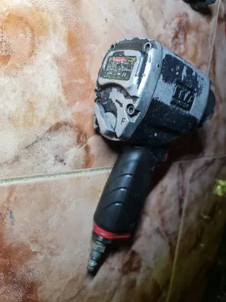 Pistola de impacto neumática y vasos