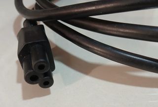 Cable alimentación conector trébol