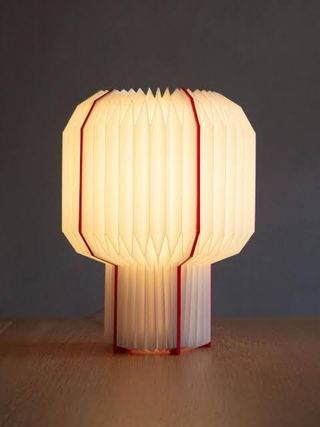 Lampada da tavolo Ikea Stråla design Lucas Bazle