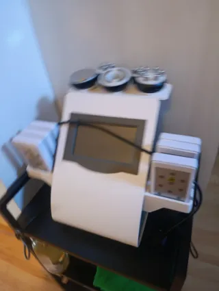 Máquina de Cavitación y RF 6 en 1.