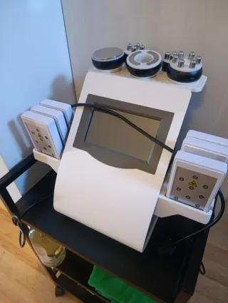 Máquina de Cavitación y RF 6 en 1.