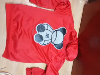 Sudadera roja con dibujo de oso talla 10-11