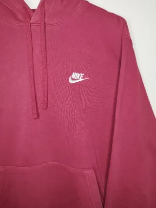 Sudadera Nike con capucha roja logo bordado