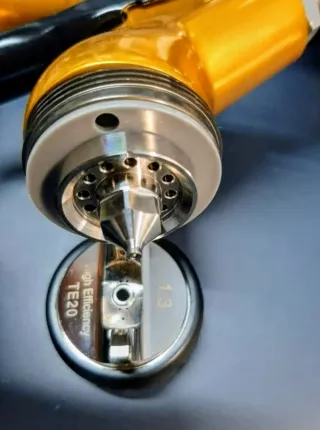 LOTE DE LIJADORA Y PISTOLA DE PINTAR PROFESIONAL