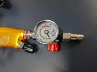 LOTE DE LIJADORA Y PISTOLA DE PINTAR PROFESIONAL