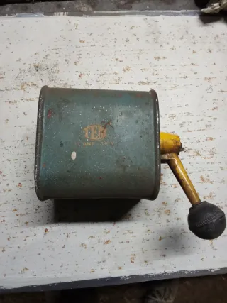 Interruptor eléctrico antiguo