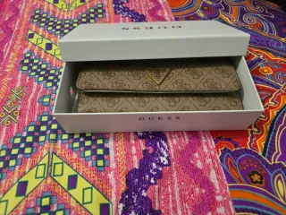 Cartera Guess Beige