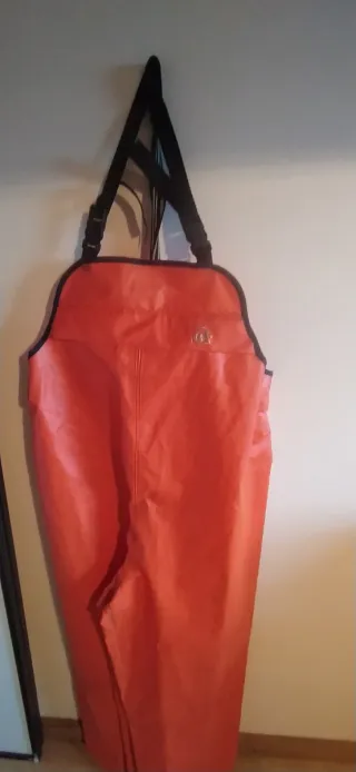 Pantalón peto impermeable para trabajo en el mar