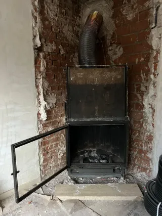 Casete de chimenea metálico