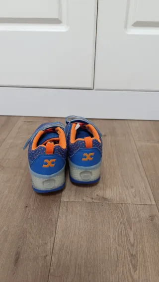 Zapatillas con ruedas talla 31