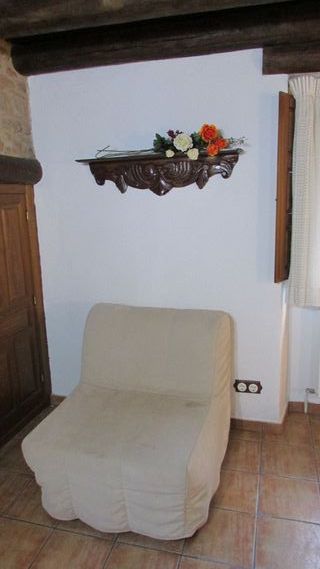 Camas, cabeceros rústicos y colchones de 90 y 135