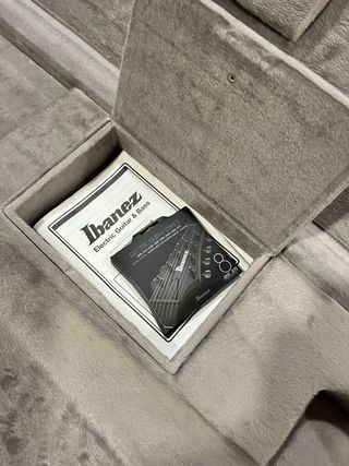 Ibanez M80M Guitarra Eléctrica 8 Cuerdas