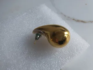 Pendientes Gota Dorados Estilo Viral