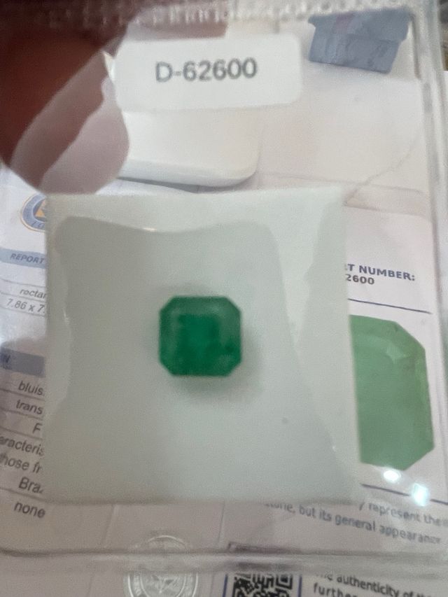 Esmeralda Natural 2.29 Ct Brasil IGE