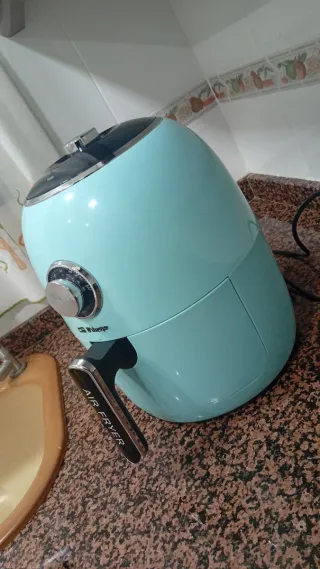 Freidora de aire azul