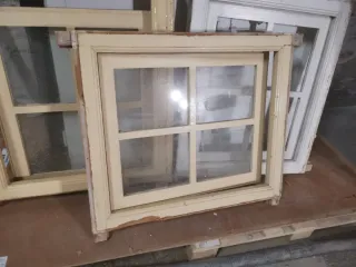 3 Ventanas antiguas de madera