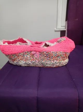 Moisés tejido rosa con osito