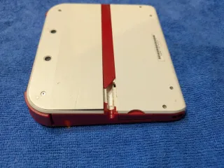 (Modded) Nintendo 2DS + Pokémon Sun, Caricatore
