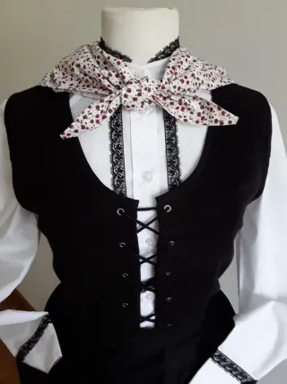 TRAJE  NESKA-BASERRITARRA "145 EUROS "