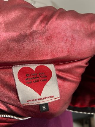 Plumífero corto rojo brillante