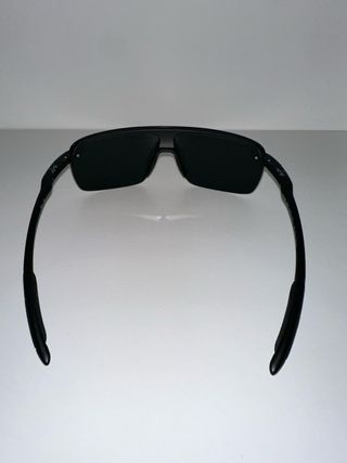 Lentes de sol polarizados negros