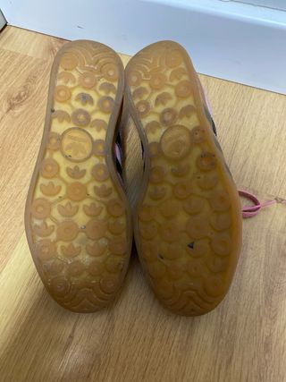 Zapatillas Adidas rosas y negras