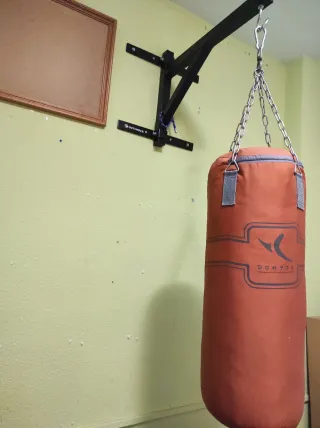 Saco de Boxeo Naranja con Soporte