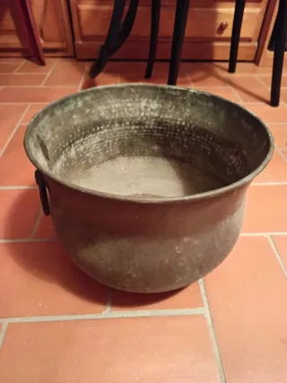 Olla de cobre antigua