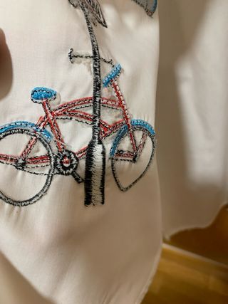 Camisa blanca con bordados París