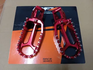 Estribos Gas Gas Vermelhos