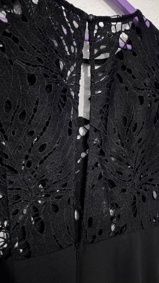 Mono negro con encaje