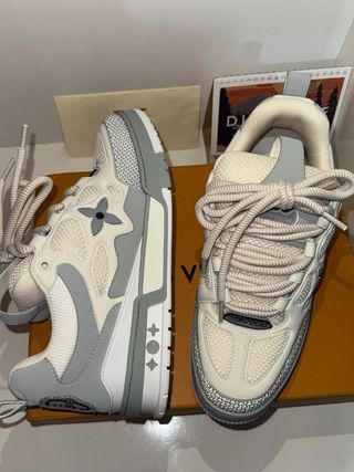 Scarpe LV Skate 44 Grigio Bianco Nuove Scatola