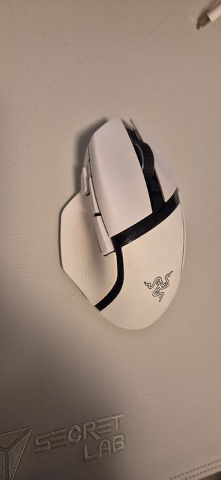 Razer Basilisk V3 Pro Mouse Wireless Bianco
