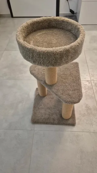 Tiragraffi per gatti a più livelli