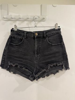 Pull&Bear Shorts Vaqueros Negros Deshilachados